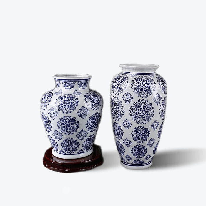 Classic Chinoiserie Blue and White Porcelain Vase