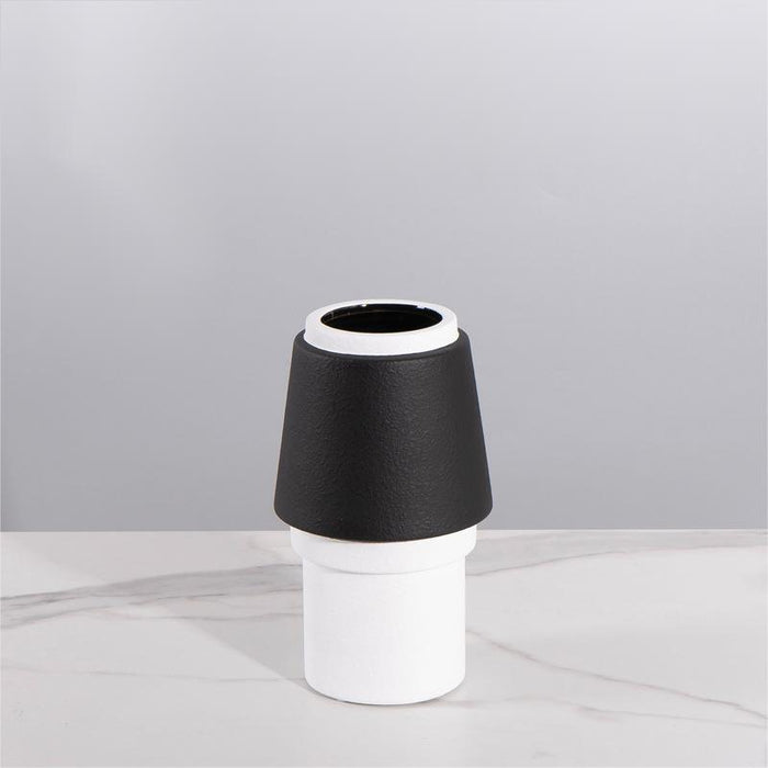 Chinese Black And White Simple Ceramic Vase